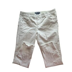Democracy Sz 14 White Denim Stretch “an” Solution jeans with zipper & Button